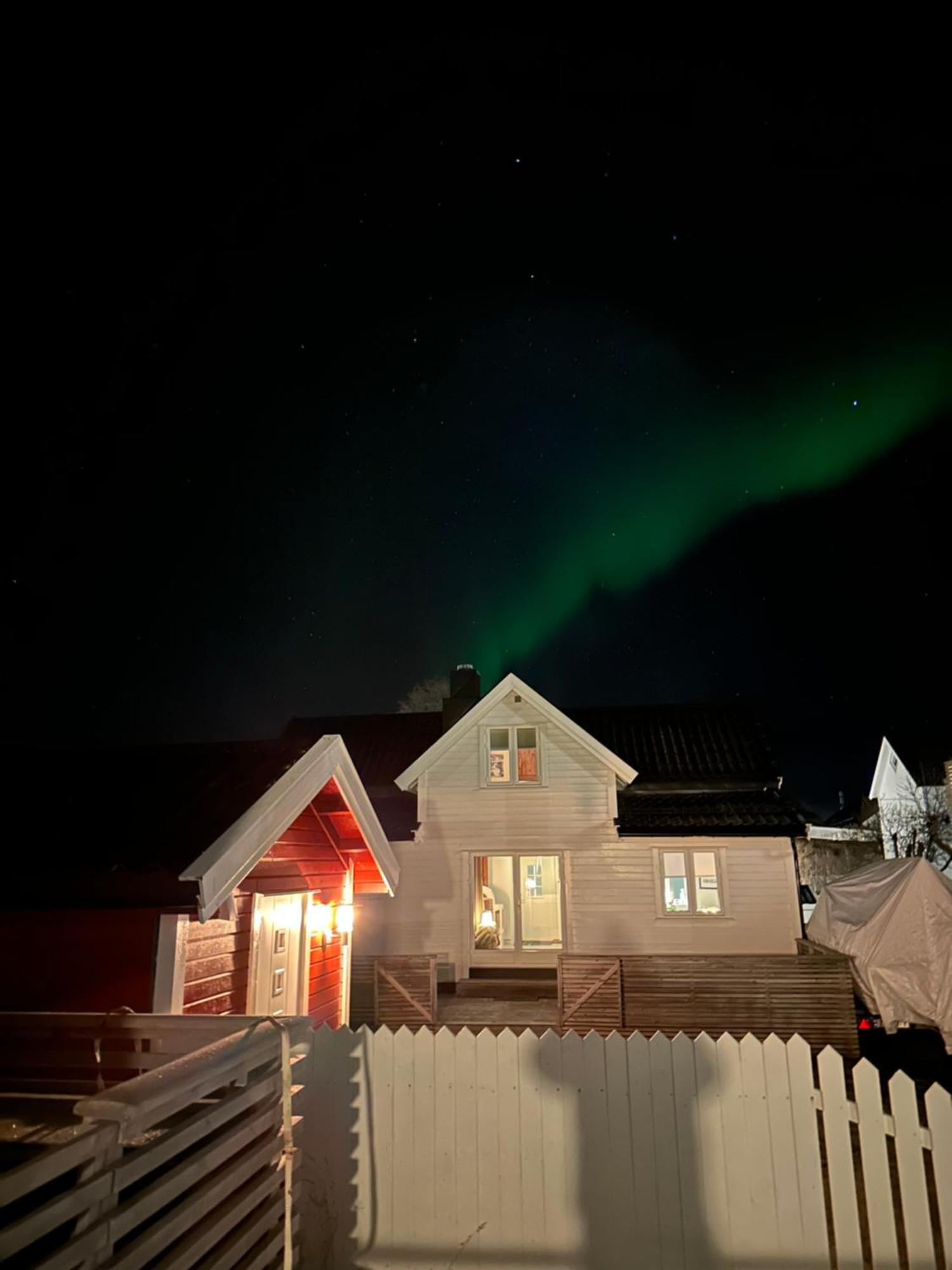Koselig Hus Naert Havet I Lofoten, カベルヴォーグ エクステリア 写真